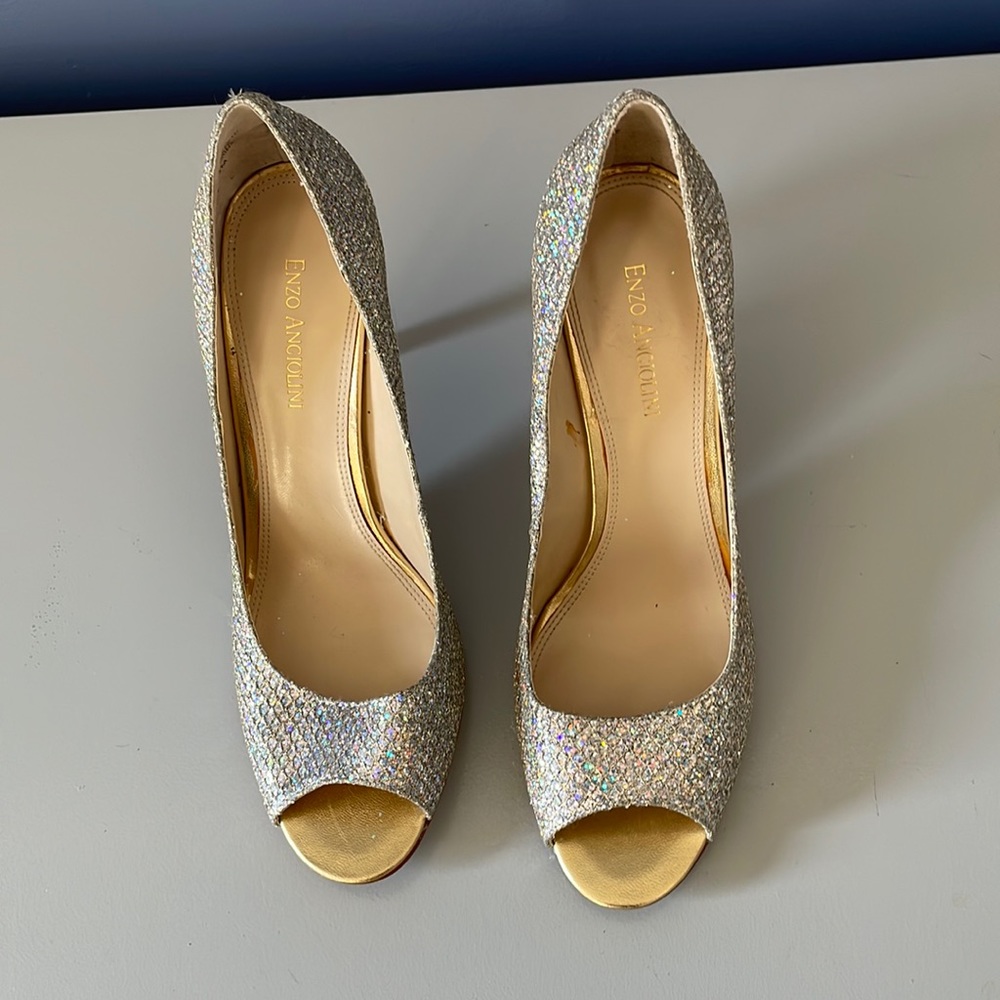 Beautiful Metallic Peep-toe Heels from Enzo Angiolini!